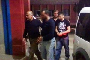 Bursa'da tehlike b&uuml;y&uuml;k! Uyuşturucu piyasaya s&uuml;r&uuml;lmeden ele ge&ccedil;irildi...