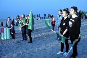 &Ccedil;erkezler s&uuml;rg&uuml;nde &ouml;len atalarını andı