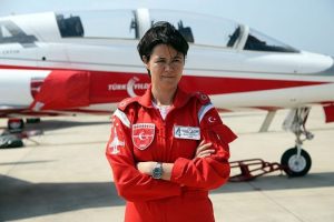 Akrobasi timinin ilk kadın pilotu 19 Mayıs'ta u&ccedil;acak