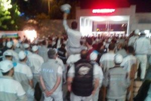 Bursa'da direniş omuz omuza s&uuml;r&uuml;yor!