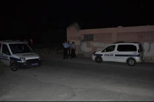 İzmir'de kız ka&ccedil;ırma kavgası: 18 yaralı