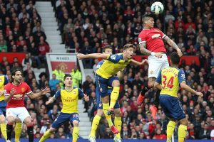 ManU Arsenal'a takıldı!