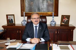 Bursa Valisi Karaloğlu, 19 Mayıs'ı kutladı