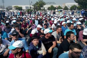 Tofaş CEO'su iş&ccedil;ilerle konuştu; emek&ccedil;iler &ouml;lmek var, d&ouml;nmek yok dedi!