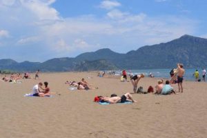 Turizmci ve &ccedil;evrecilerin İztuzu endişesi