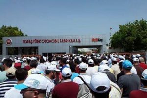 Bursa'da direnen metal emek&ccedil;ileri: Boş vaat değil, net ve yazılı anlaşma istiyoruz