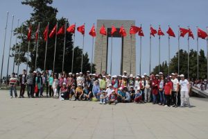 Bursalı &ouml;ğrencilere &Ccedil;anakkale gezisi