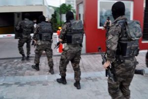 L&uuml;ks site ve rezidansa operasyon!