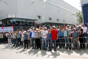 Akademisyenlerden metal iş&ccedil;ilerine mesaj var: Haklı m&uuml;cadelenizde yanınızdayız!