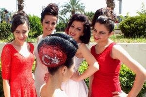 19 Mayıs'a özel bayrak saç modeli dikkat çekti 