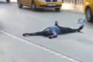 İstanbul'da uyuşturucu kullanan Afrikalı, trafiği alt &uuml;st etti