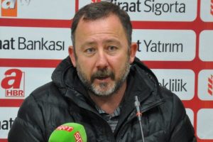 "T&uuml;rk futbolunun ilerlemesi m&uuml;mk&uuml;n değil"