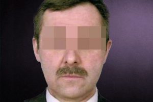 10 yaşındaki &ouml;ğrencisini babasından istedi!