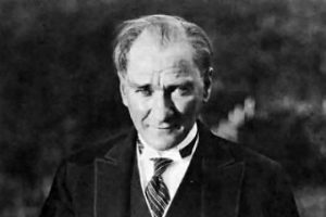 Atat&uuml;rk'&uuml;n hatırasına hakarete 3 yıl 9 ay ceza