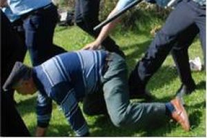 Kongrede olay &ccedil;ıktı! Polis m&uuml;dahale etti