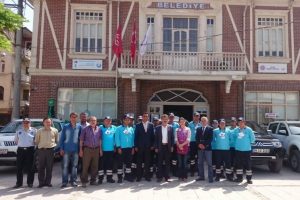 Bursa'nın Yenişehir il&ccedil;esinde sinekle m&uuml;cadele &ccedil;alışmaları s&uuml;r&uuml;yor.
