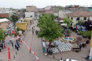 Bursa Osmangazi yeni meydanına kavuştu