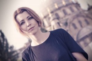 Elif Şafak'tan &ccedil;ok konuşulacak HDP yazısı