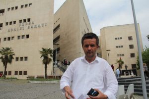 Bursalı emek&ccedil;iler adliyede! 'Sadece hakkımızı arıyoruz'