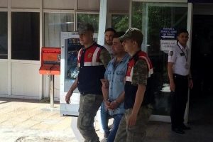 Kız kardeşini rahatsız ettiği i&ccedil;in &ouml;ld&uuml;rm&uuml;ş