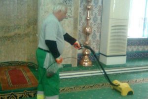 Bursa Yıldırım Belediyesi camileri temizliyor