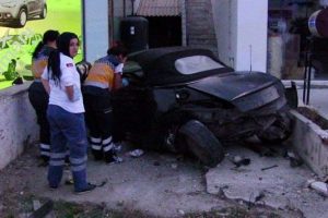 Asrın Tuncer trafik kazasında yaralandı