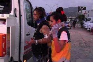 &Uuml;nl&uuml; sanat&ccedil;ı trafik kazası ge&ccedil;irdi