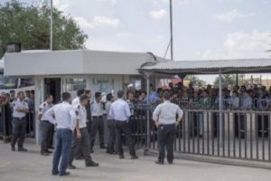 Bir fabrikada daha iş&ccedil;iler işi bıraktı