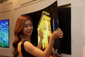 LG'nin yen OLED televizyonu hayrete d&uuml;ş&uuml;rd&uuml;!