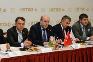 Tekstil sekt&ouml;r&uuml;n&uuml;n standartları BTSO'da belirleniyor