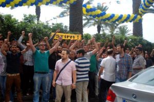 Fenerbah&ccedil;e'ye İzmir'de protesto şoku!