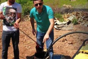 Su ararken petrol buldu