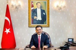 'Vali, makam tuvaletini altınla kaplattı' iddiası
