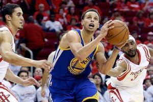 Warriors 3-0 yaptı, Curry rekor kırdı