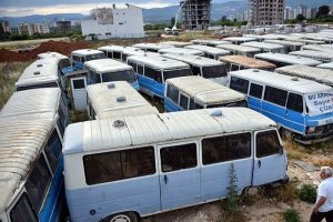 17 yıldır hat bekleyen dolmuş&ccedil;ulara belediyeden s&ouml;z
