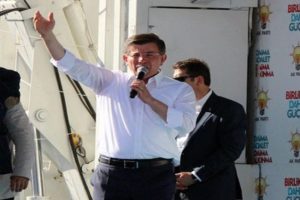 "Onlar dolap &ccedil;evire dursun biz milletle buluşuyoruz"