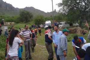 Kayalıklardan d&uuml;şen gen&ccedil; hayatını kaybetti