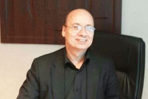 Yargılanan 'Paralel' dedi sosyalist h&acirc;kim el &ccedil;ektirildi