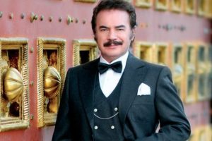 Orhan Gencebay, kendisini &ouml;l&uuml;mle tehdit eden gen&ccedil;leri affetti...