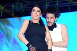 Hande Yener konserine vin&ccedil;le &ccedil;ıktı...