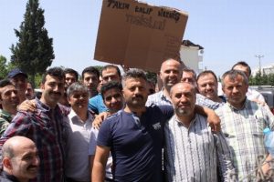 Ford iş&ccedil;ilerinin grevi b&uuml;y&uuml;yor