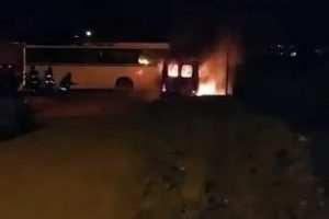 Bursa'da park halindeki ara&ccedil; bir anda alevlendi!