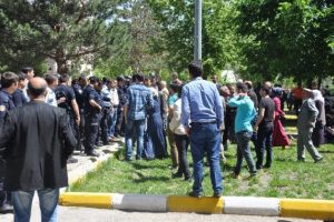 Boşanma davası kavgası: 8 yaralı