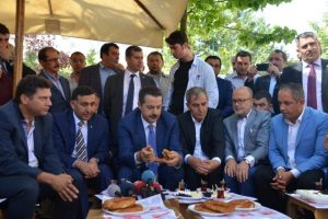 "Silahla demokrasi yan yana olamaz"
