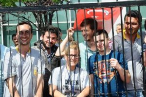 Bursa'da direnişin 'g&uuml;len' y&uuml;z&uuml; konuştu: Olacak, başaracağız!