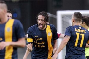 Luca Toni krallığı bırakmıyor