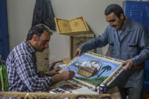 Mahkumlar hem &uuml;retiyor hem kazanıyor
