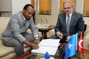 Somali Valisi, Bursa Valisi Karaloğlu'nu ziyaret etti