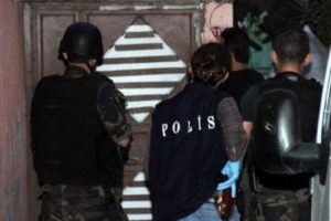 SDP Kadık&ouml;y İl&ccedil;e Binası'na operasyon