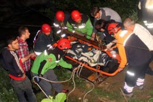 Dereye u&ccedil;an ara&ccedil;ta can pazarı: 1 &ouml;l&uuml;, 2 yaralı!